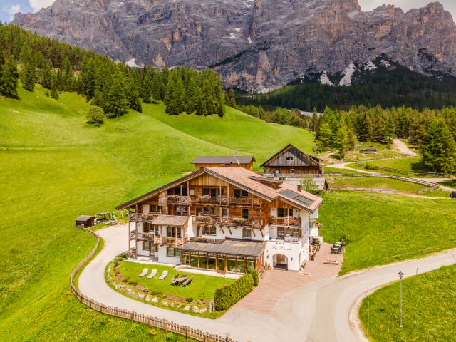 Bild: Hotel Ciasa Rü Blanch im Herzen von Alta Badia