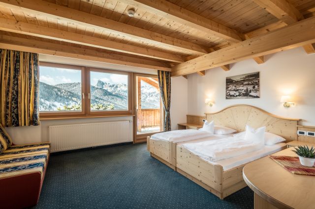Double room in Alta Badia Image: Double room in Alta Badia